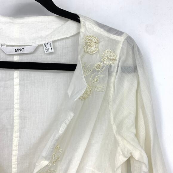 MNG Mango 3/4 Sleeve Popover Blouse Womens Size 4 White Boho Embroidered Beaded - Picture 3 of 6